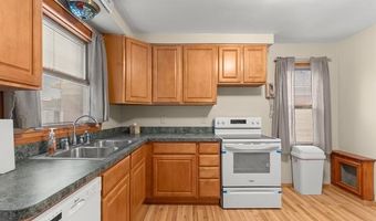 8464 Becker Ave, Allen Park, MI 48101