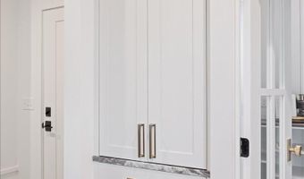 742 Honey Crk, Ada, MI 49301