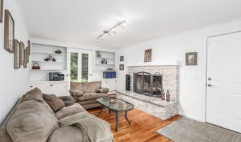 3 Deerfield Rd, Brookfield, CT 06804