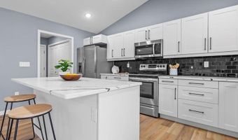 114 Cherry Ln, Riverside, IA 52327