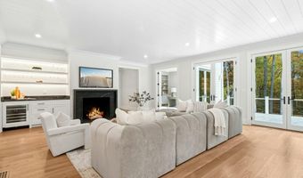 10 Stony Brook Rd, Darien, CT 06820