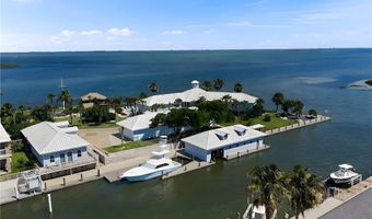 140 Bay Harbor Dr, Aransas Pass, TX 78336