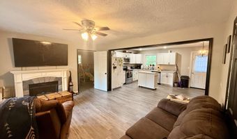 1313 E Benton Ave, Ava, MO 65608