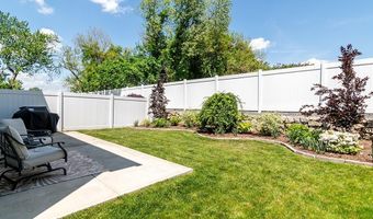 81 Batcheller Ave, Cranston, RI 02920