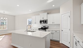 609 Bay St, Aynor, SC 29511