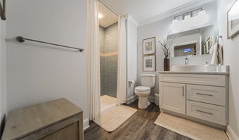 1203 Whispering Shrs, Vermilion, OH 44089