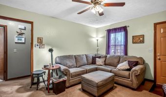 1006 Baretta Ct, Aurora, MO 65605