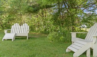 11 Old County Rd, Appleton, ME 04862