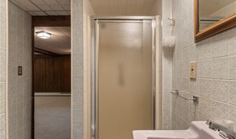 20 Drowne Pkwy, East Providence, RI 02916