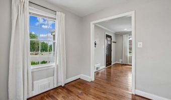 5812 N KINGS Hwy, Alexandria, VA 22303