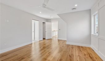 1 Knowlton Ct, Bristol, RI 02809