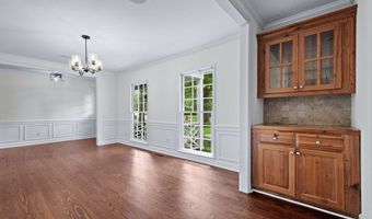 2215 WALLINGTON Dr, Albany, GA 31707