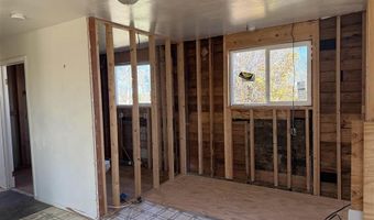 6 Corbett Rd, Cody, WY 82414