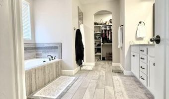 1612 Redwood Loop, Carlsbad, NM 88220