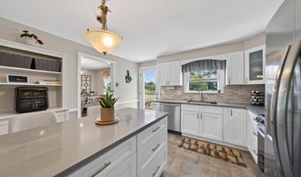 16 Driscoll Rd, Branford, CT 06405