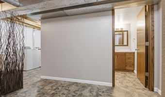 626 Willow Dr, Aberdeen, SD 57401