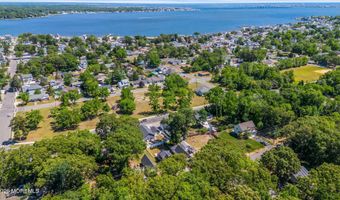 375 E Barnegat Ave, Bayville, NJ 08721