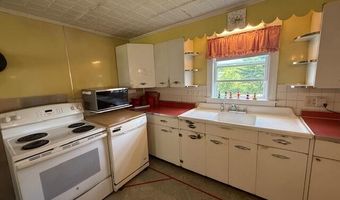 10 Palm St, Baileyville, ME 04694