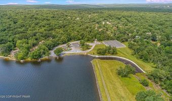 42 Ottomanelli Dr, Albrightsville, PA 18210