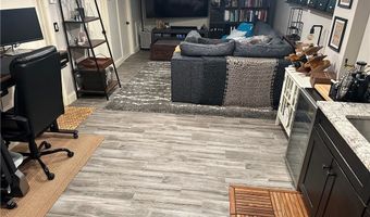 76 Poplar Dr, Cranston, RI 02920