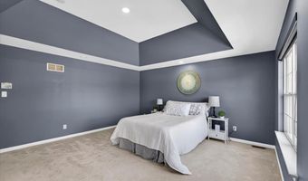 567 Brook Meadow Dr, Ballwin, MO 63021