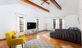 8 Phoebee Ln, Brookfield, CT 06804