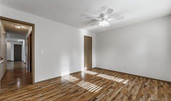 2109 Oakwood Ave, Bentonville, AR 72712
