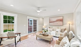 40 Congregational St, Bristol, RI 02809