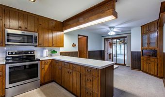 100 4th Ave SW, Plainview, MN 55964
