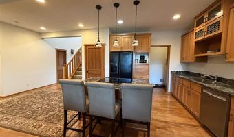 11662 Laketowne Vw, Albertville, MN 55301