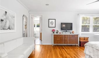 94 Greening Ln, Cranston, RI 02920