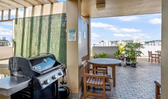 1505 Alexander St 206, Honolulu, HI 96822
