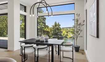 985 SE RIMROCK Ln, Milwaukie, OR 97267