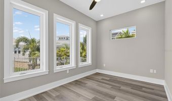614 PINCKNEY Dr, Apollo Beach, FL 33572
