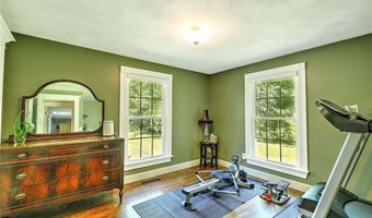 138 Jenckes Hill Rd, Lincoln, RI 02865