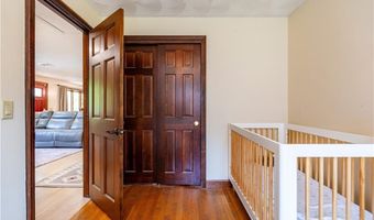 41 Mount View Ave, North Kingstown, RI 02852