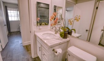 140 UWAPO Rd 2-202, Kihei, HI 96753