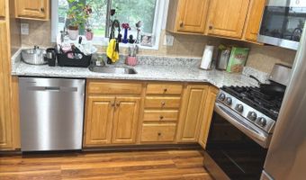 5035 AMERICANA Dr, Annandale, VA 22003