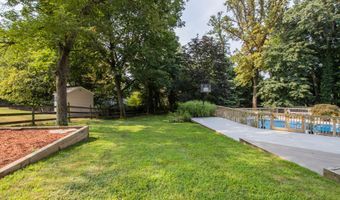 7 Cormorant Dr, Middletown, NJ 07748