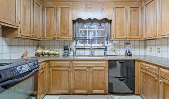 2530 E ALBERSON Dr, Albany, GA 31721