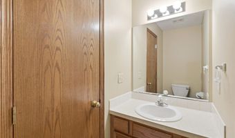 1209 8th Ave SE, Altoona, IA 50009
