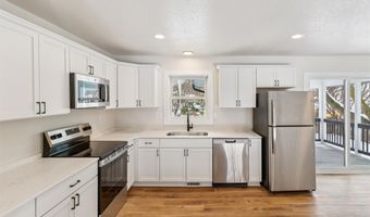 404 22nd Ave SW, Altoona, IA 50009