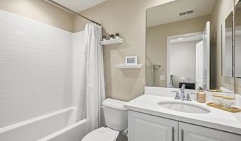 2572 S Escondido Blvd 808, Escondido, CA 92025