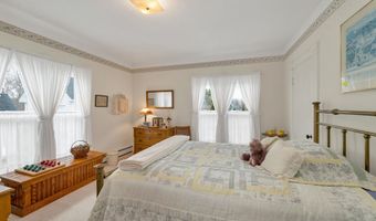 19 Church St, Alton, NH 03809