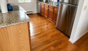 42 Jamestown Blvd, Narragansett, RI 02882