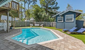 310 MAGNOLIA St, Atlantic Beach, FL 32233