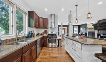 108 N Main St, Algonquin, IL 60102