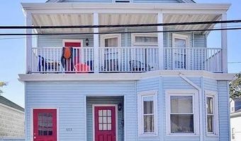693 Thames St 2, Newport, RI 02840