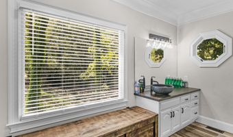 967 Five Points Rd, Barnesville, GA 30204