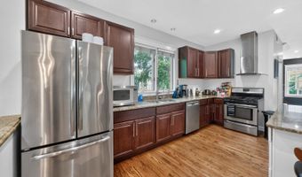 108 N Main St, Algonquin, IL 60102